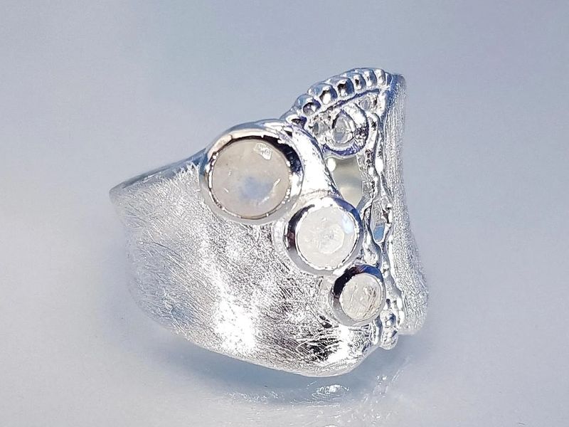 Ring moonstone sterling silver