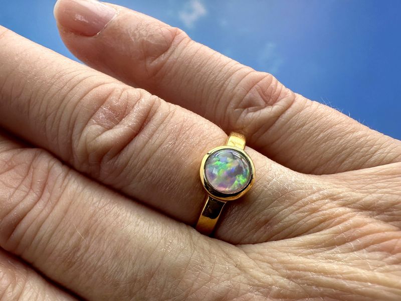 Ring precious opal gold