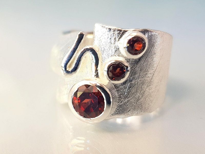 Ring garnet 925 silver