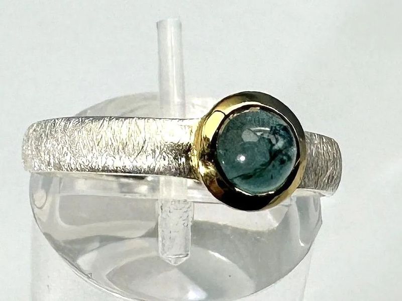 Ring indigolite tourmaline bicolour