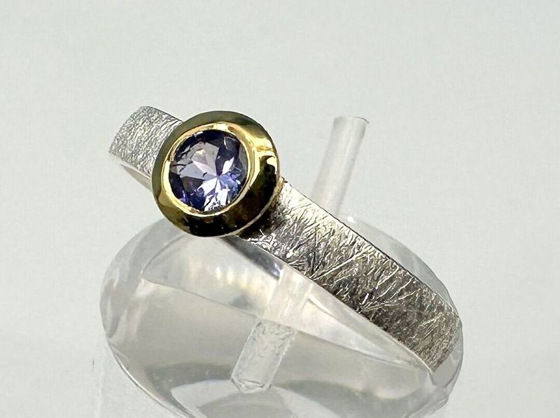 Tanzanite bicolour ring