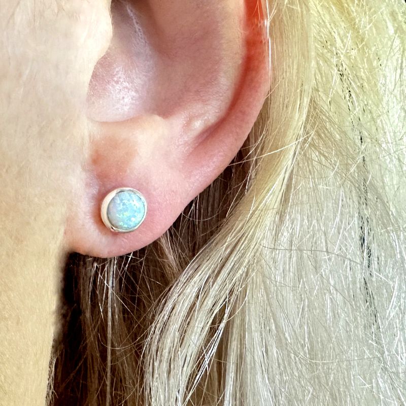 opal earrings/stud earrings in 925 Sterling silver.