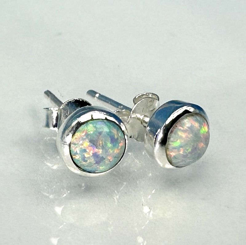 opal earrings/stud earrings in 925 Sterling silver.
