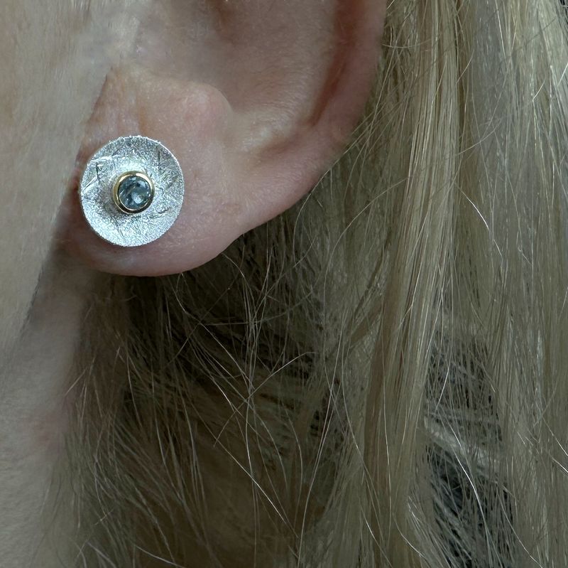 faceted blue topaz earrings/stud earrings in bicolor 925 silver 18ct.gold platet
