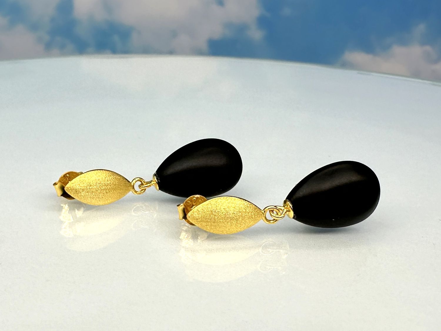 ear studs made of matt onyx drops 925 silver 18 ct. (750) gold-plated