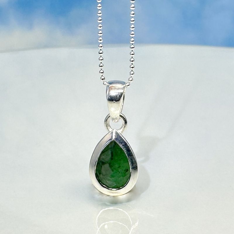 pendant genunine, natural emerald 925 silver
