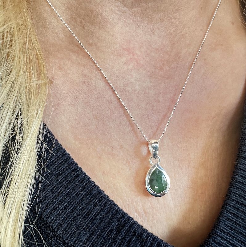 pendant genunine, natural emerald 925 silver