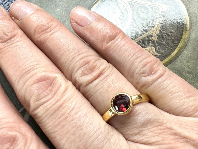 Ring garnet gold
