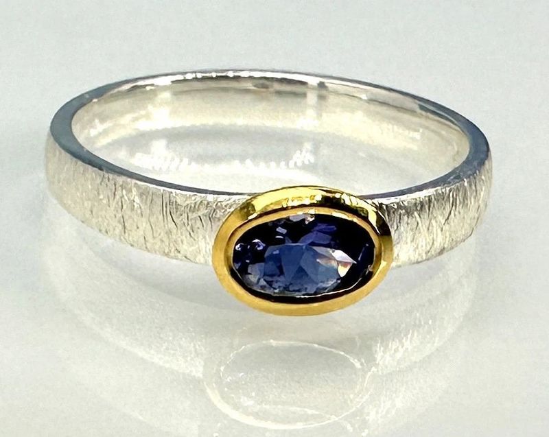 Tanzanite bicolour ring