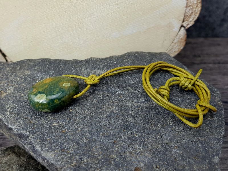 Rainforest rhyolite tumbled stone