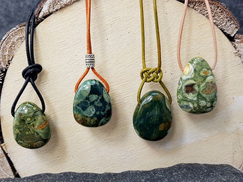Rainforest rhyolite tumbled stone