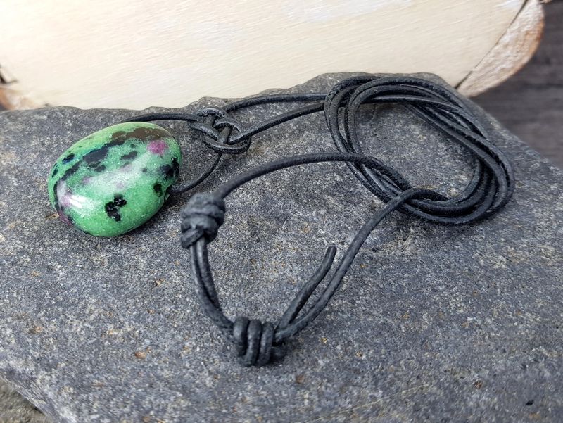 Ruby zoisite tumbled stone