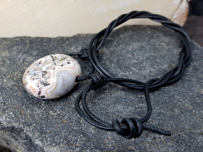 Crazy Lace tumbled stone