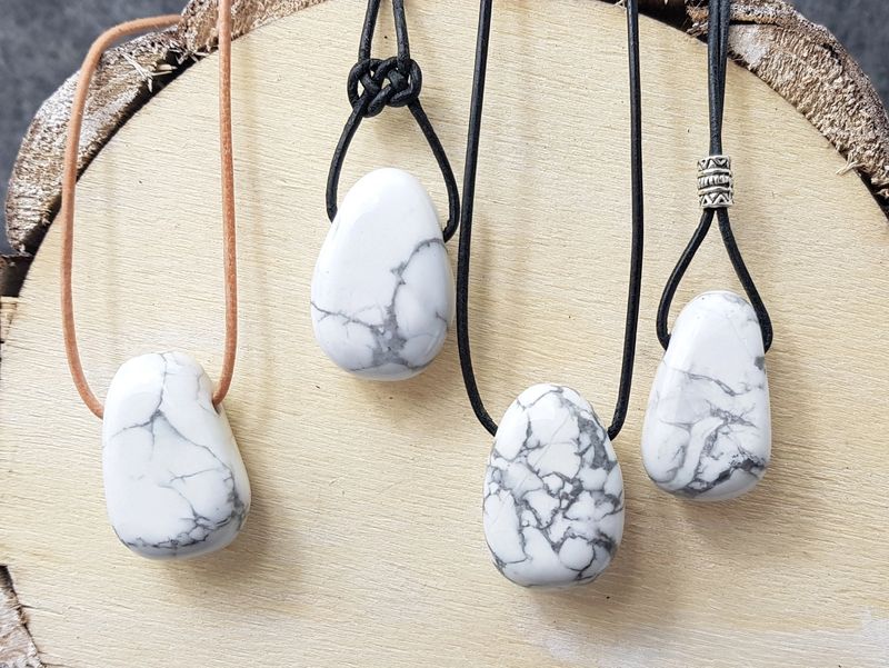 Magnesite tumbled stone