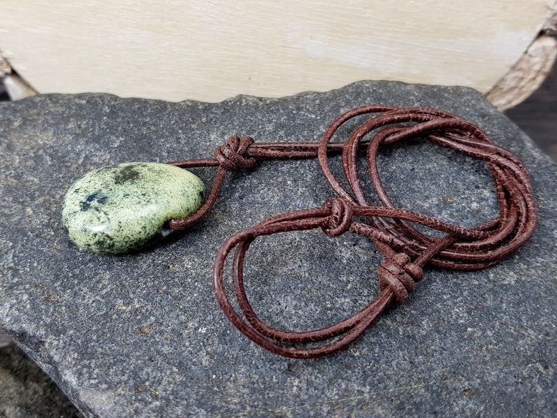 Serpentine Chytha tumbled stone