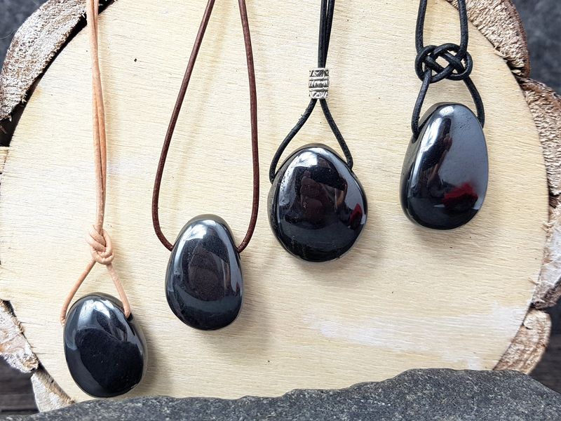 Haematite tumbled stone