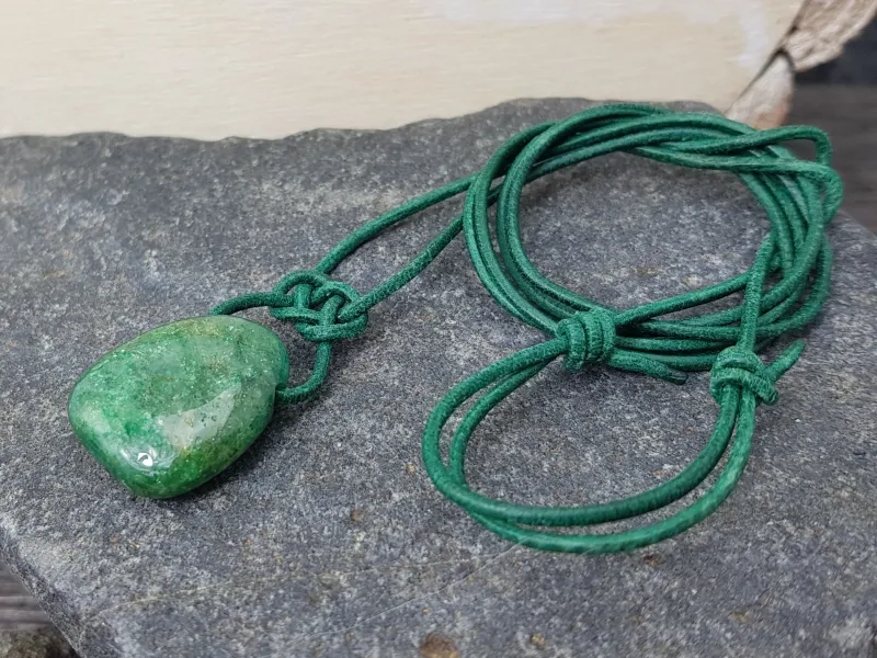 Fuchsite tumbled stone