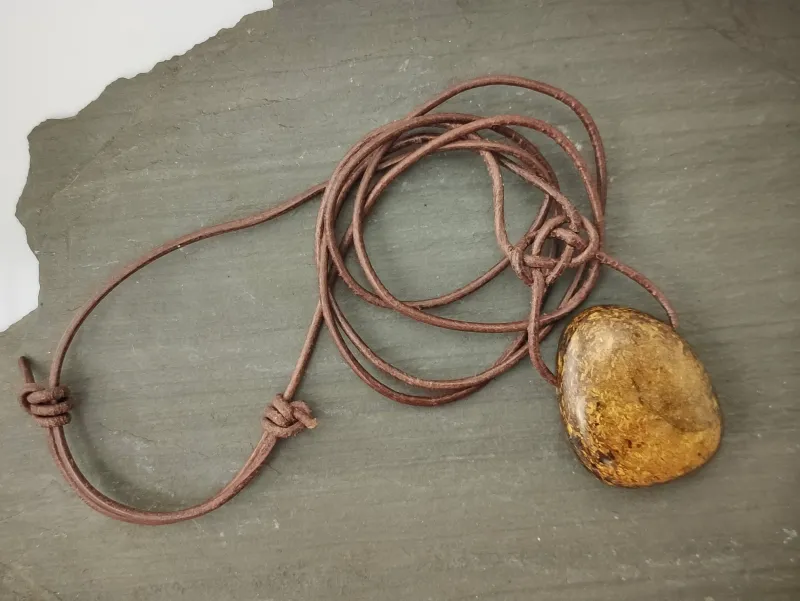 Bronzite tumbled stone