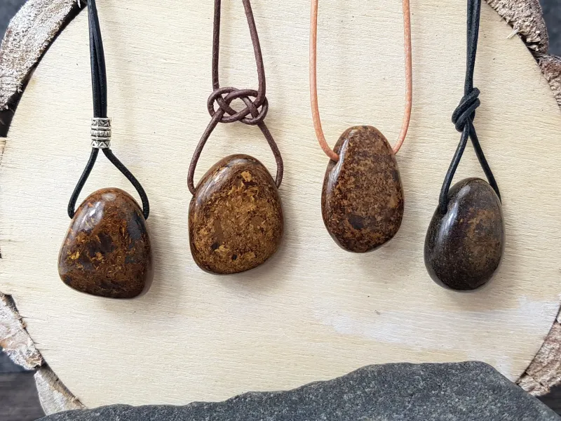 Bronzite tumbled stone