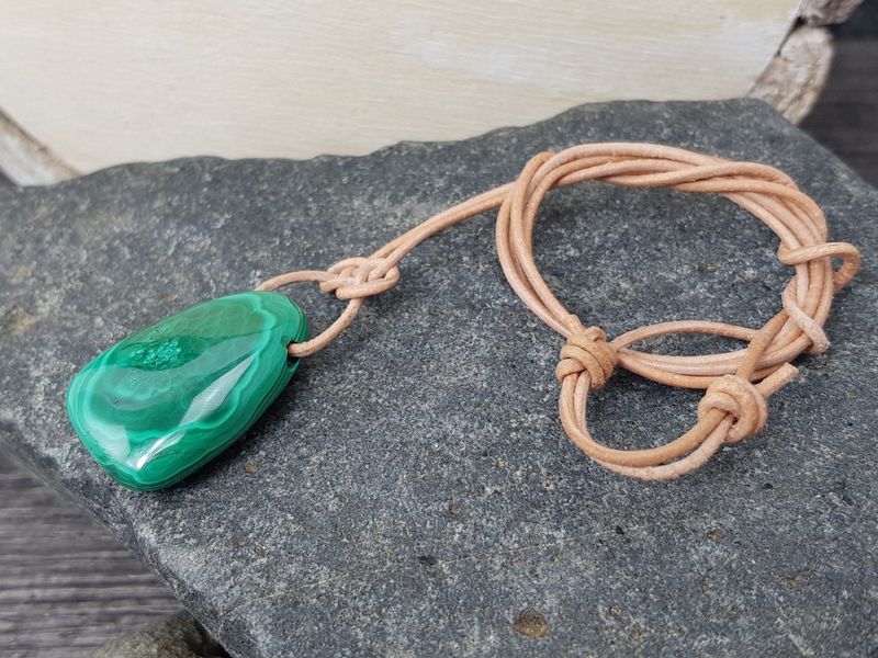 Malachite tumbled stone