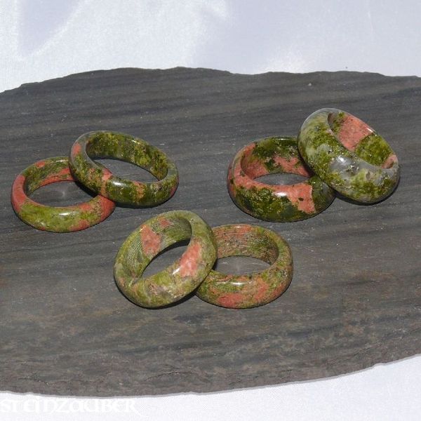 Ring made of unakite (epidote)