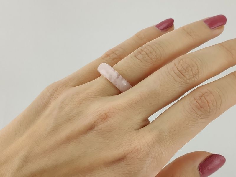 Rose quartz ring