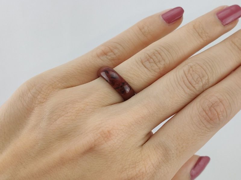 Ring made of mahogany obsidian