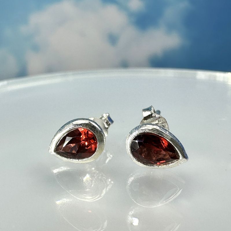Earrings / Stud Earrings Garnet 925 Silver
