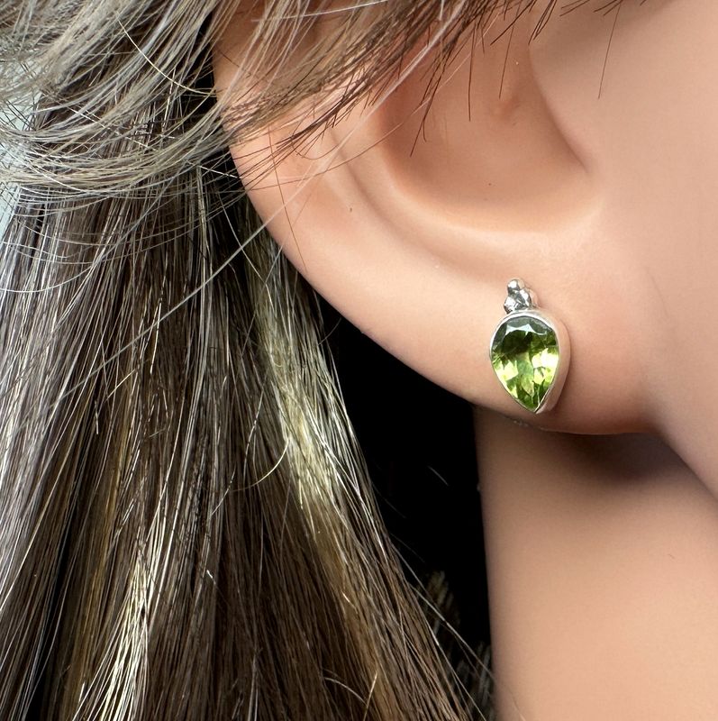 Earrings / Stud Earrings Peridot 925 Silver