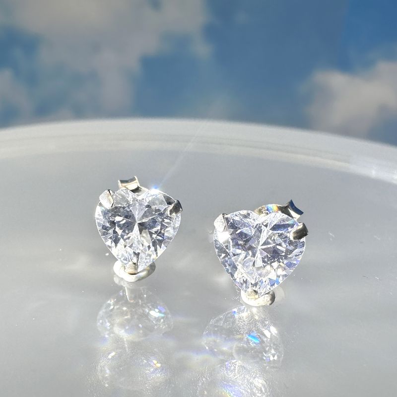 
Beautiful zirconia earrings/stud earrings in 925 sterling silver. 