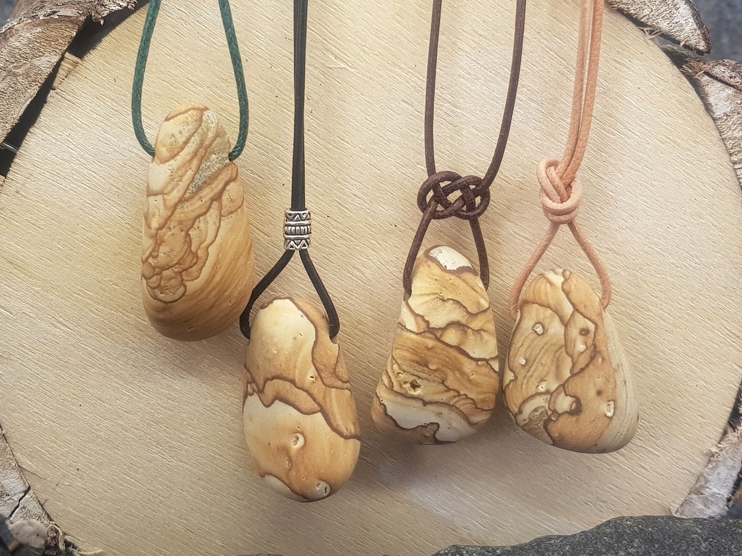 Kalahari Picture Stone Trommelstein an Band, Landschaftsjaspis, Jaspis