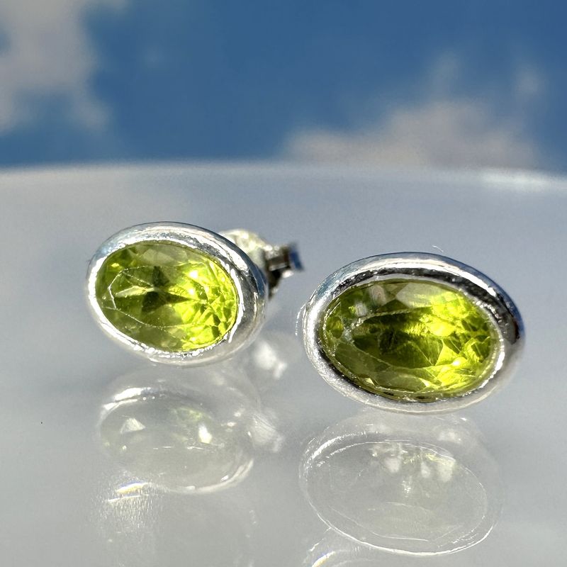 Earrings / Stud Earrings Peridot 925 Silver