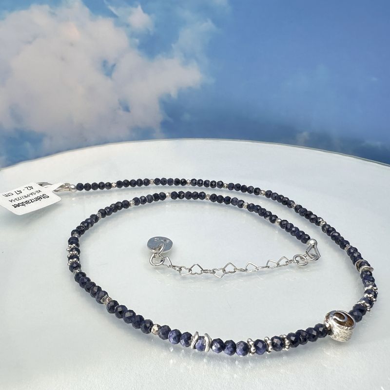 
Beautiful, elegant necklace made of faceted genuine blue sapphire with elements made of 925 sterling silver.