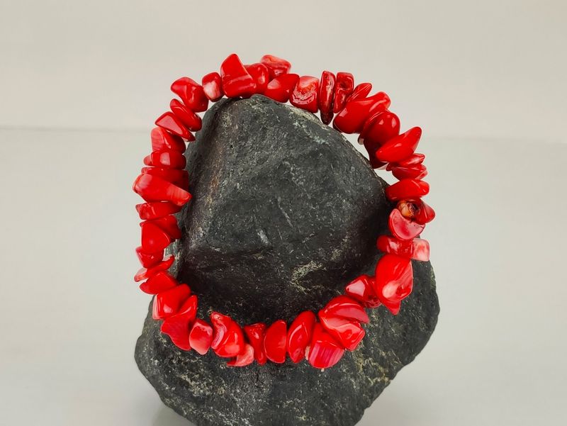Coral chip bracelet
