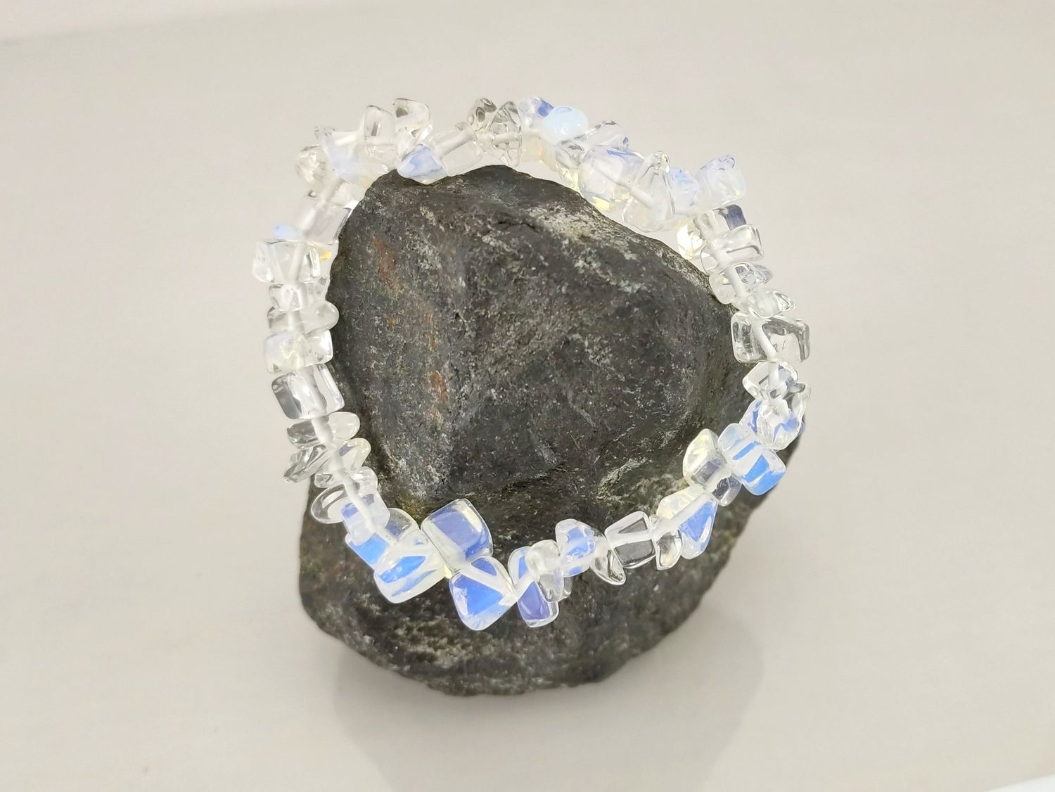 Opal glass chip bracelet