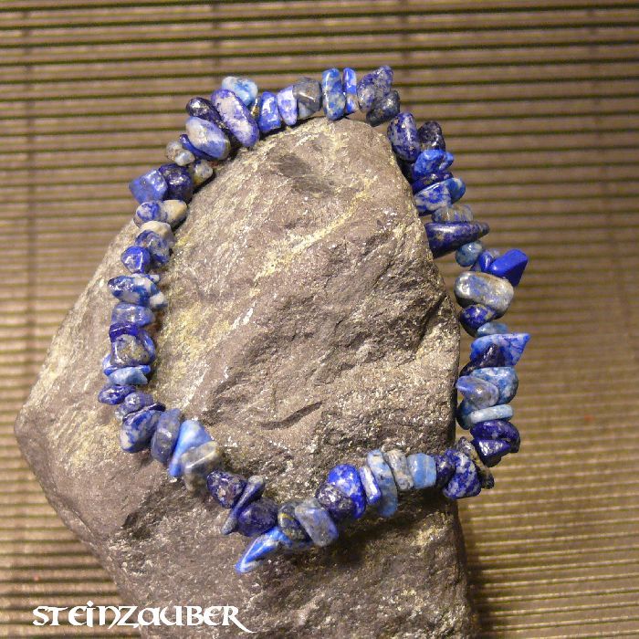 Lapis lazuli chip bracelet
