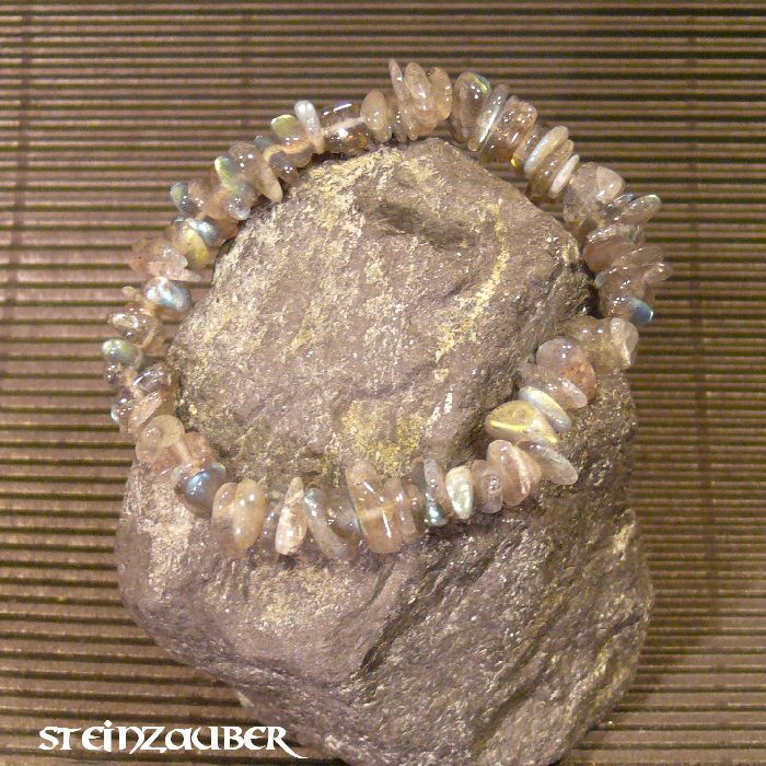 Labradorite chip bracelet