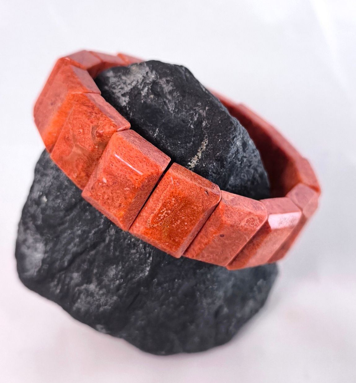 Fashionable bracelet made of foam coral