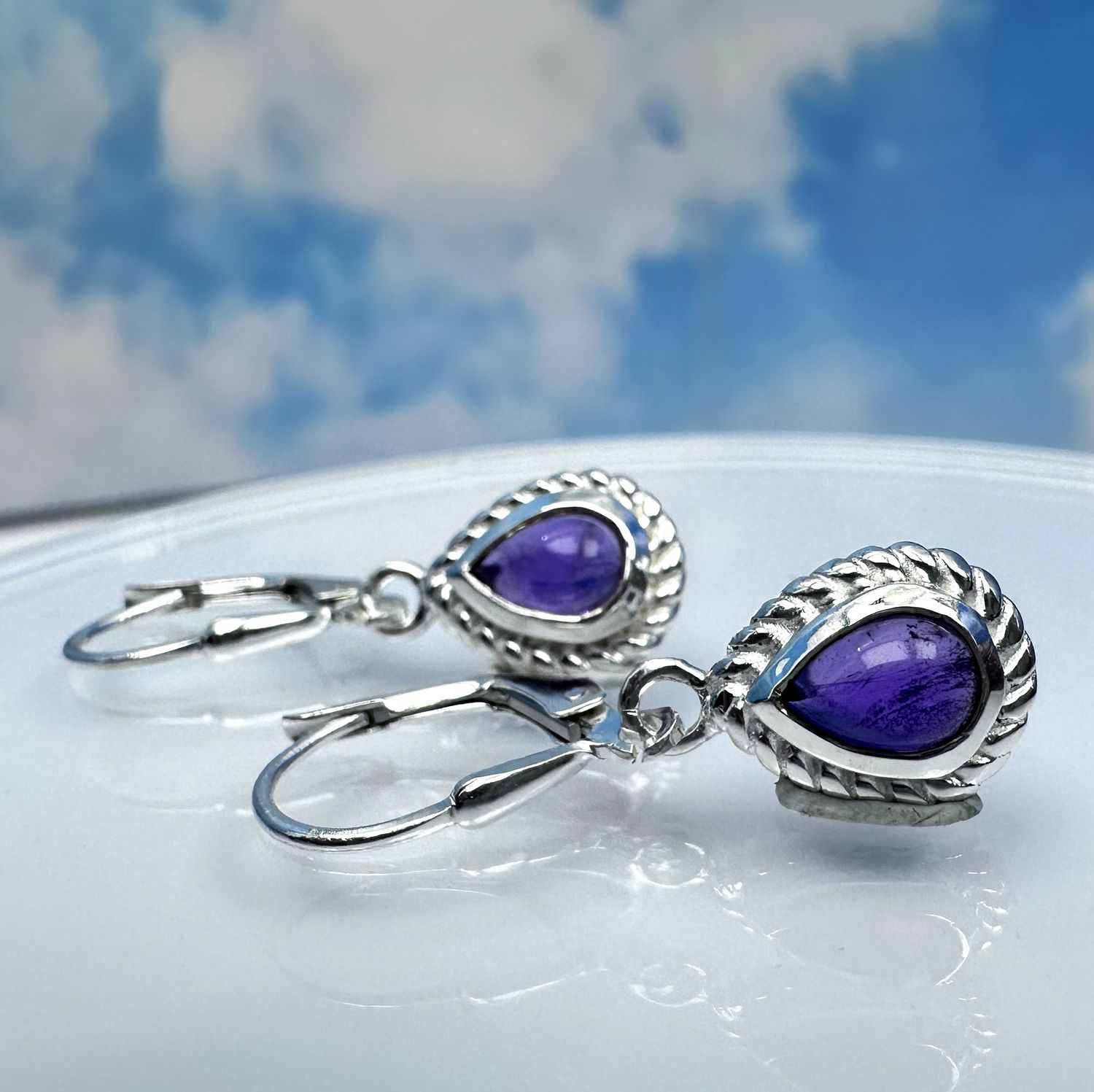 Beautiful amethyste earrings in 925 sterling silver.