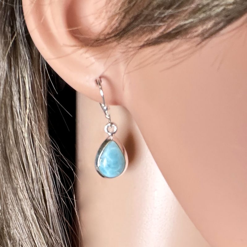 
Beautiful, timeless, elegant drop-shaped Larimar earrings, set in 925 sterling silver.