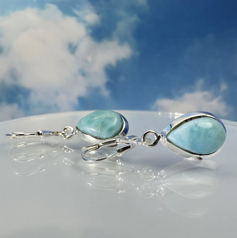 
Beautiful, timeless, elegant drop-shaped Larimar earrings, set in 925 sterling silver.