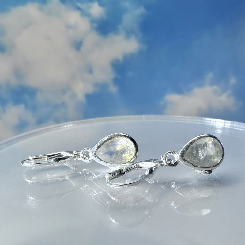 Beautiful natural, real moonstone earrings with faceted stones in 925 sterling silver. 