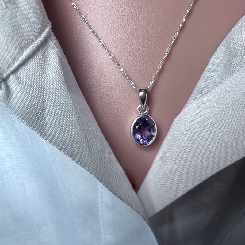 Amethyst pendant in 925 sterling silver
