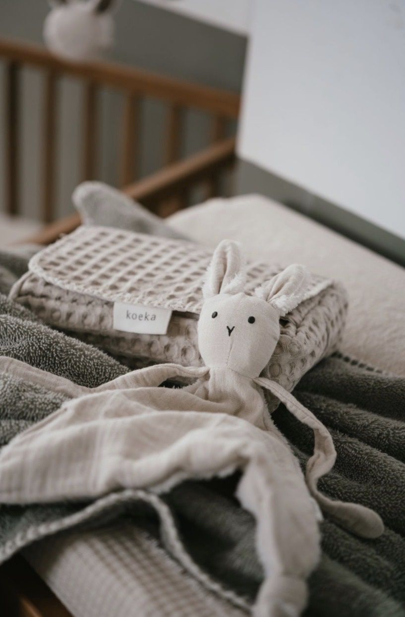 Koeka knuffel Otis, Kleur: warm white