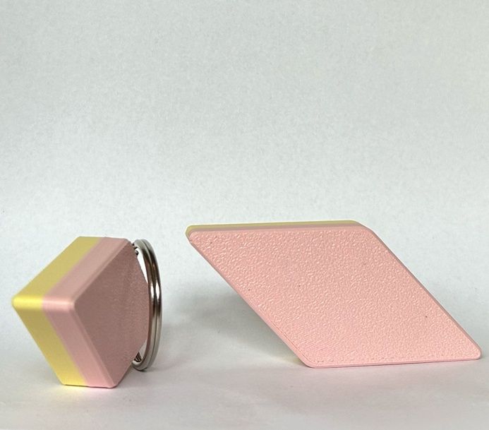 3D Marks sleutelhanger spekje ruit geel/roze