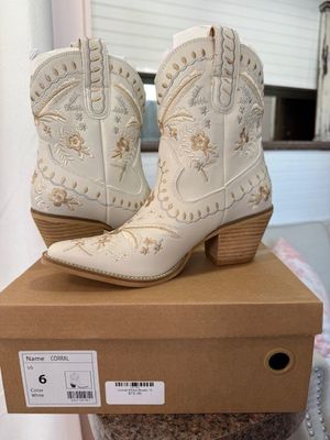 Corral White Boots