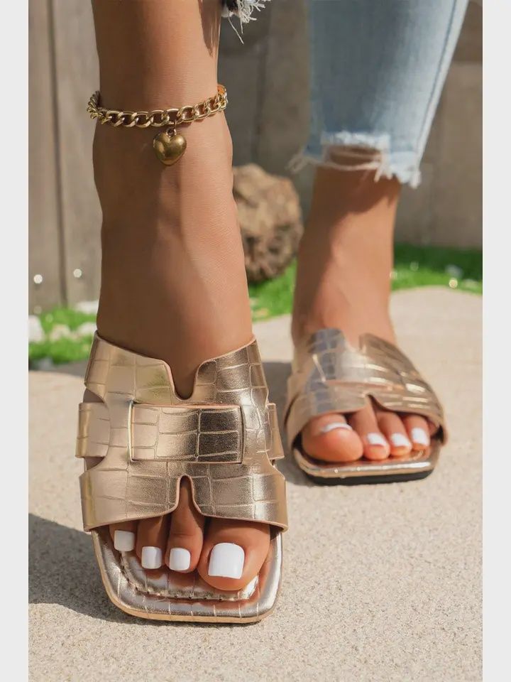 Summer 2026 Crocodile Pattern Roman Style Flat Slippers