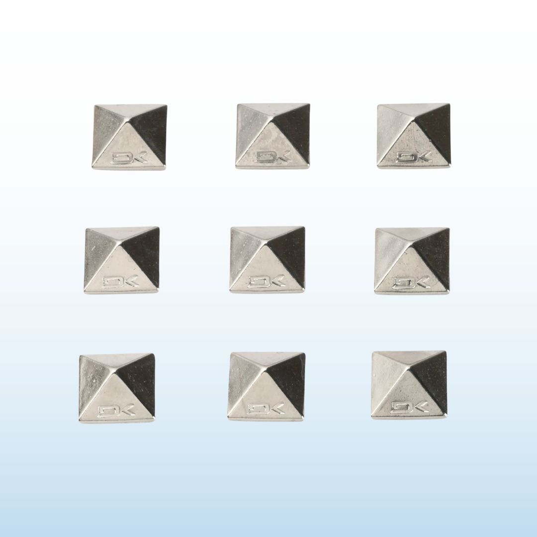 New Dakine Pyramid Studs Stomp Pad, Chrome