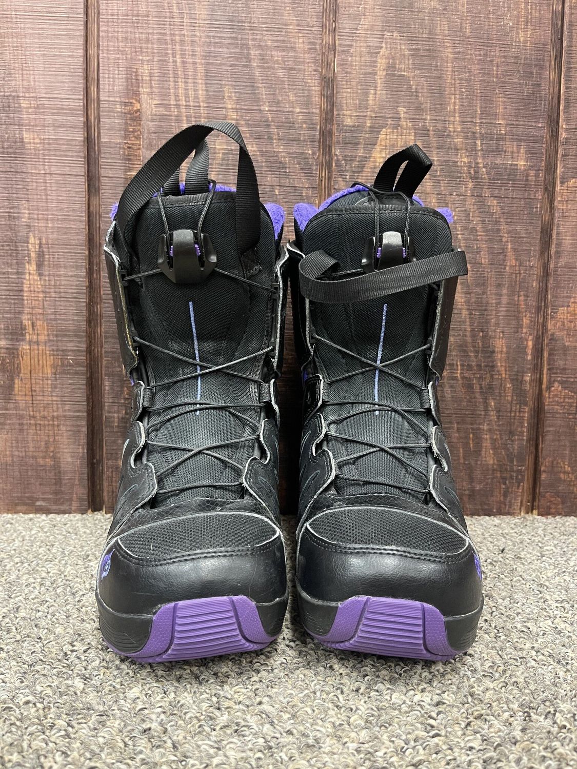 Used Salomon Pearl Speed Lace Snowboard Boots. Womens size 6