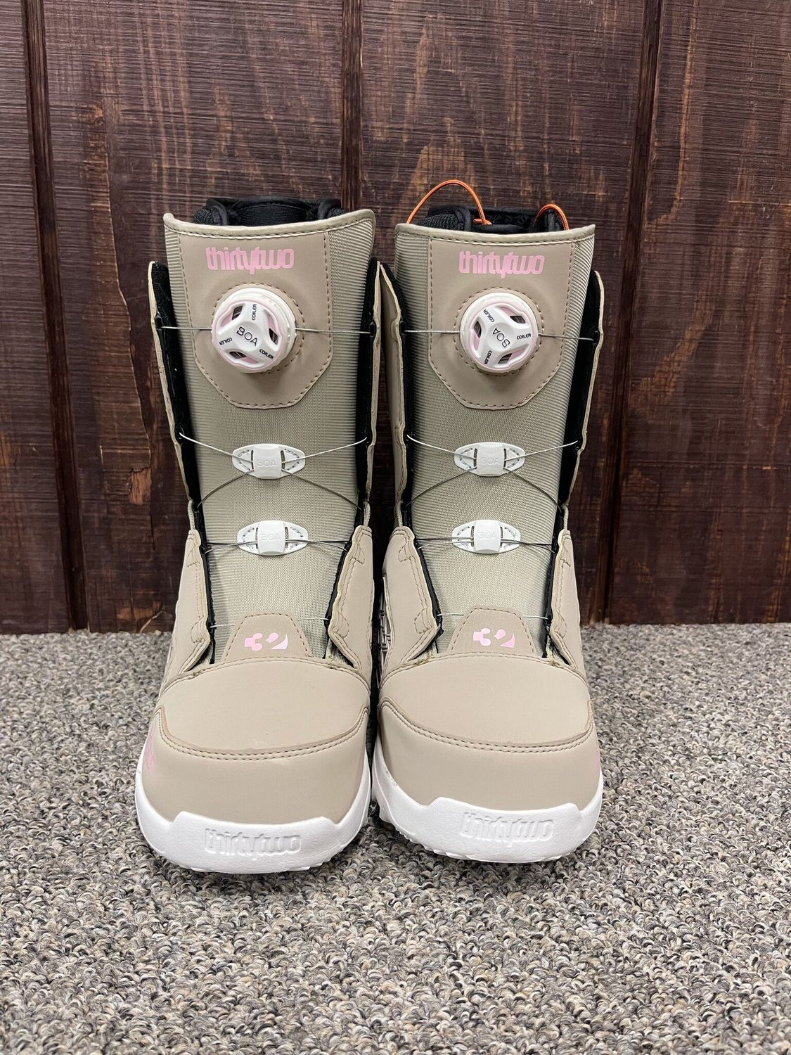 2019 ThirtyTwo Women&#39;s STW BOA Snowboard Boot, Size 8